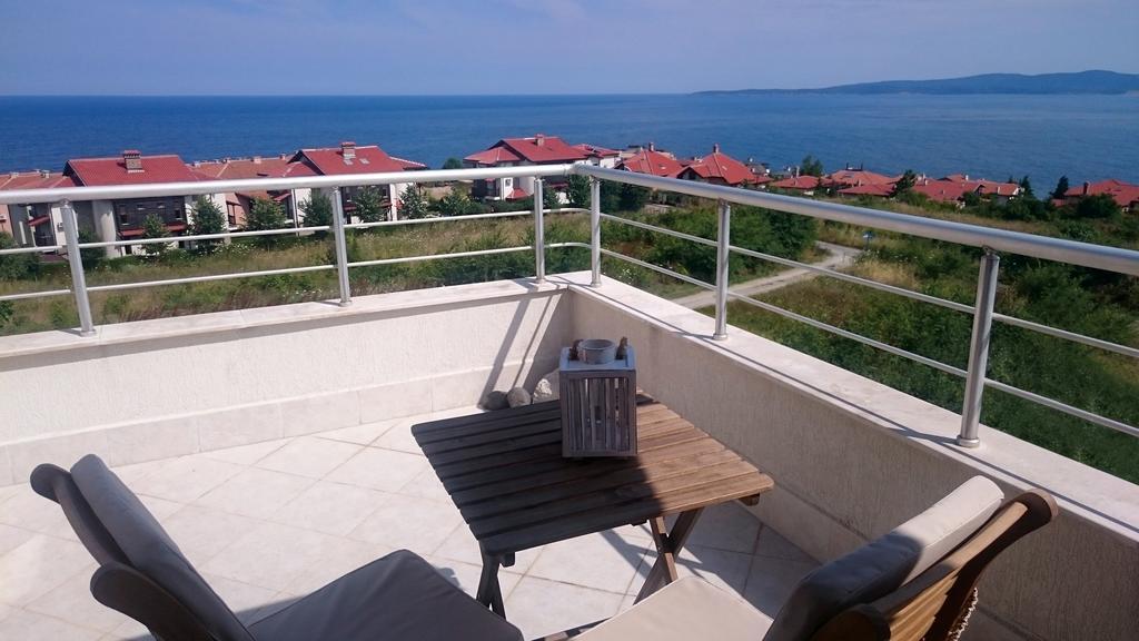 High In The Sky Apartments Sosopol Exterior foto